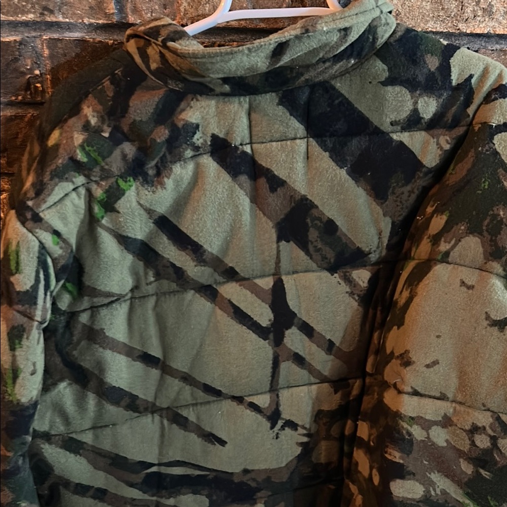 Camouflage Button-Up Jacket - Picture 3 of 6